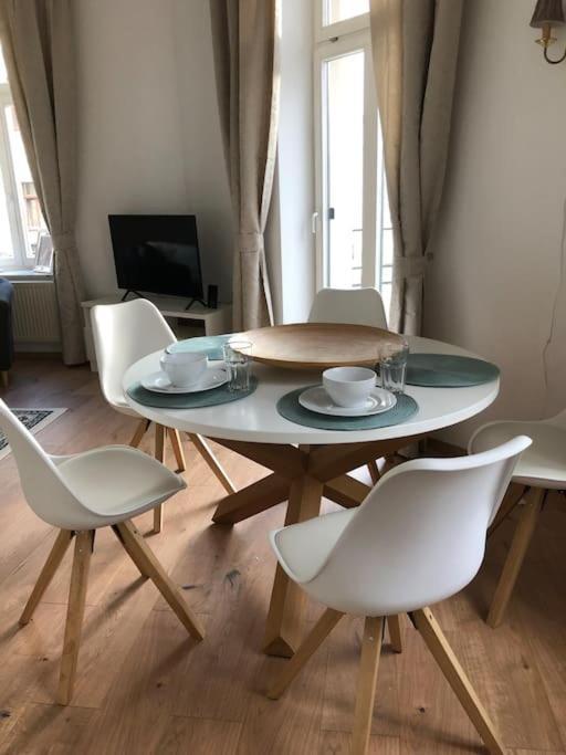 Gruenderzeitwohnung In Beliebter Suedvorstadt * Lipsk
